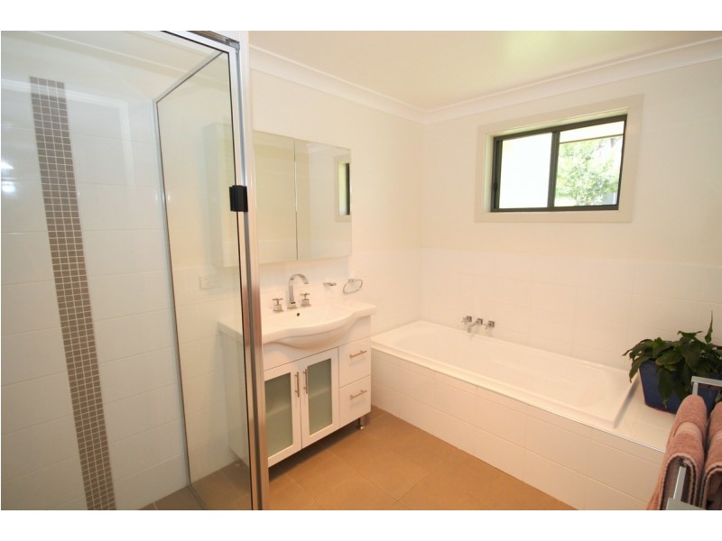 46 Caloola Drive, Inverell NSW 2360