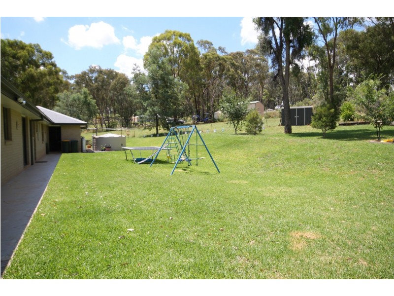 46 Caloola Drive, Inverell NSW 2360