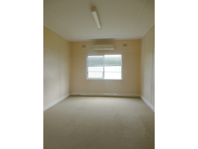 94 Chester Street, Inverell NSW 2360