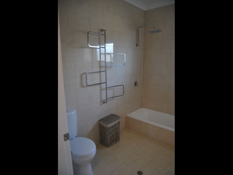 16 Chisholm Street, Inverell NSW 2360