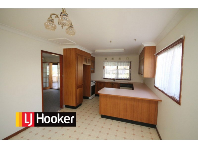 8 Jacaranda Crescent, Inverell NSW 2360