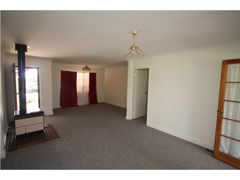 8 Jacaranda Crescent, Inverell NSW 2360