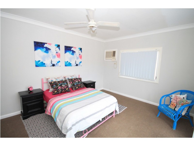 17 Lang Street, Inverell NSW 2360