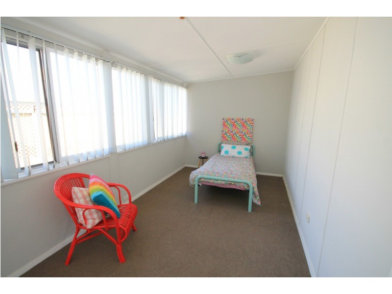 17 Lang Street, Inverell NSW 2360