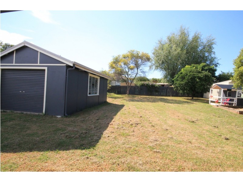 17 Lang Street, Inverell NSW 2360