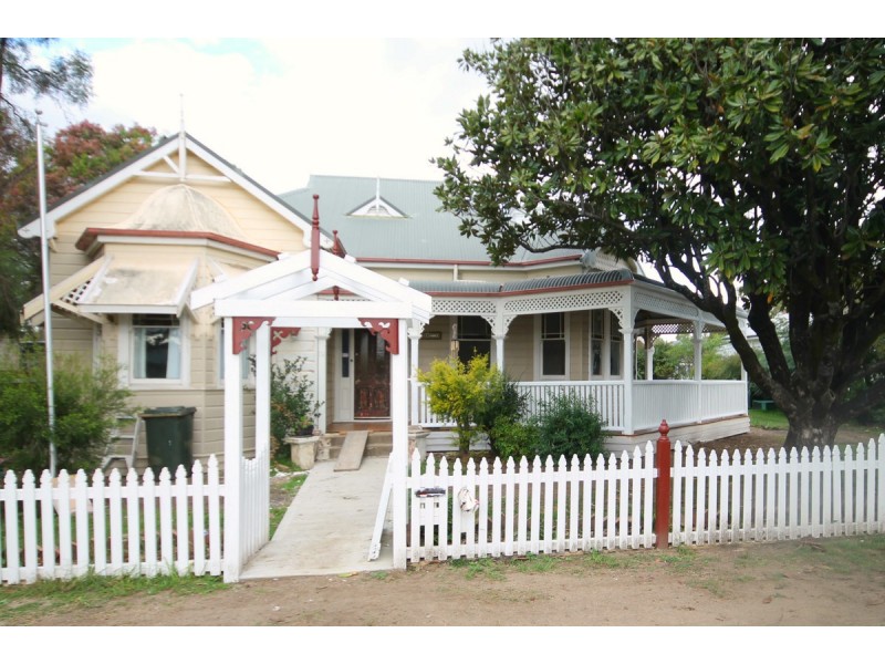 19 Chester Street, Inverell NSW 2360