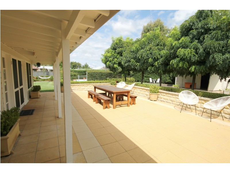 32 Brae Street, Inverell NSW 2360