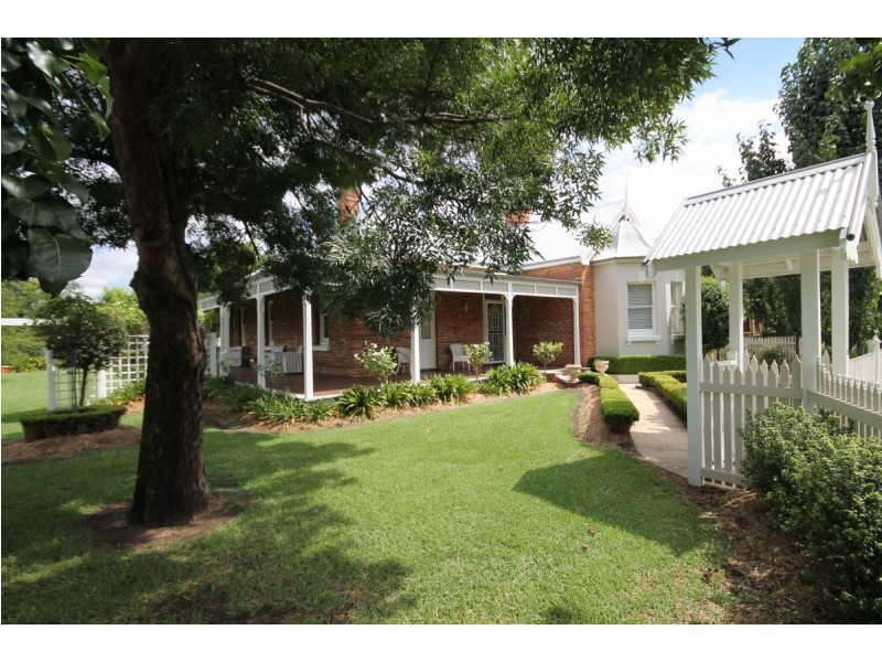 32 Brae Street, Inverell NSW 2360