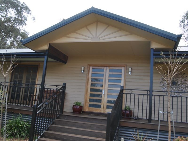 64 Wolbah Close, Inverell NSW 2360
