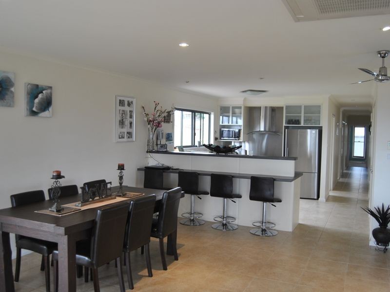 64 Wolbah Close, Inverell NSW 2360