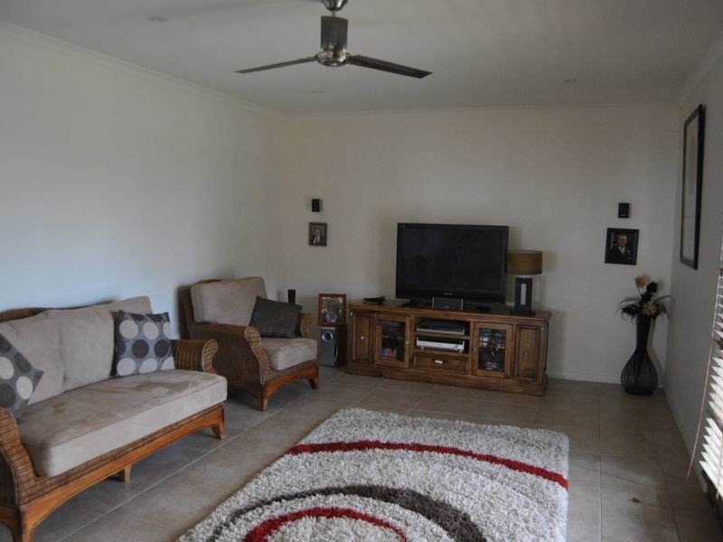 64 Wolbah Close, Inverell NSW 2360