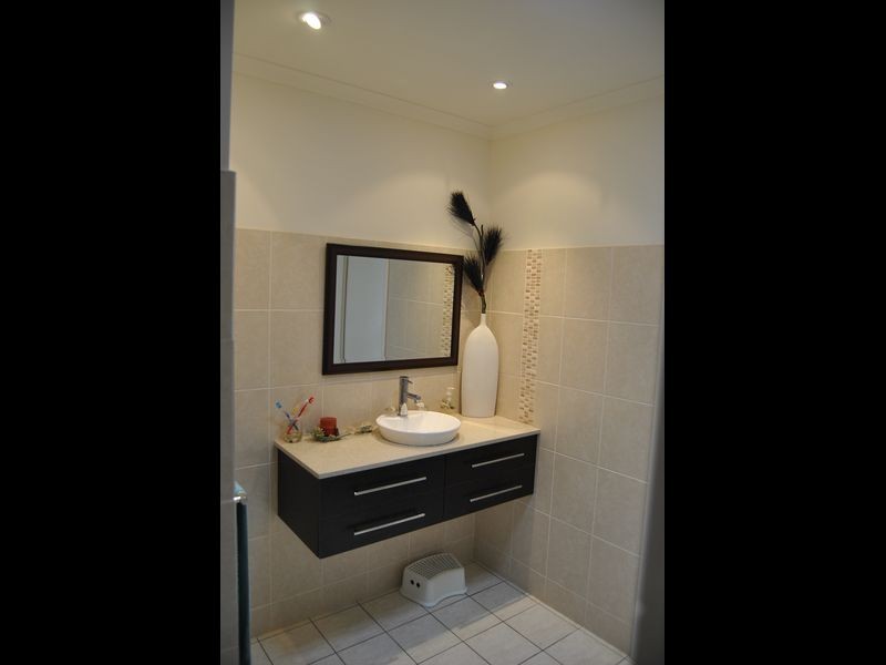 64 Wolbah Close, Inverell NSW 2360