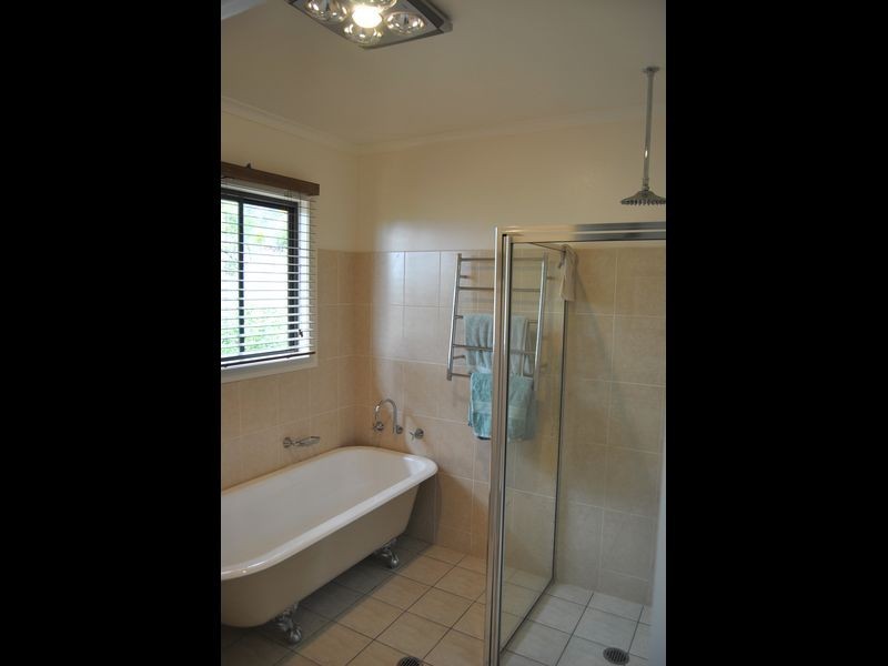 64 Wolbah Close, Inverell NSW 2360