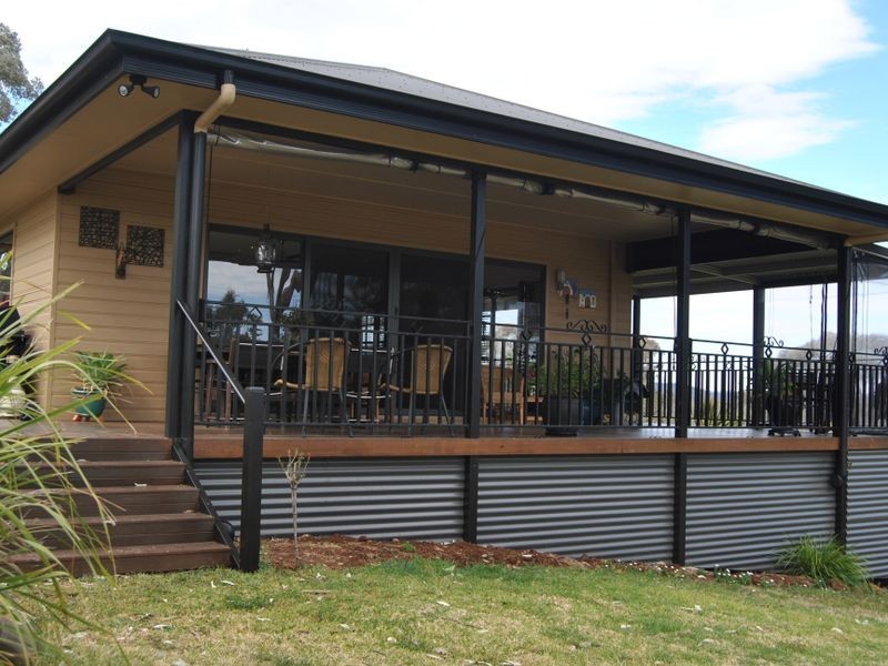 64 Wolbah Close, Inverell NSW 2360