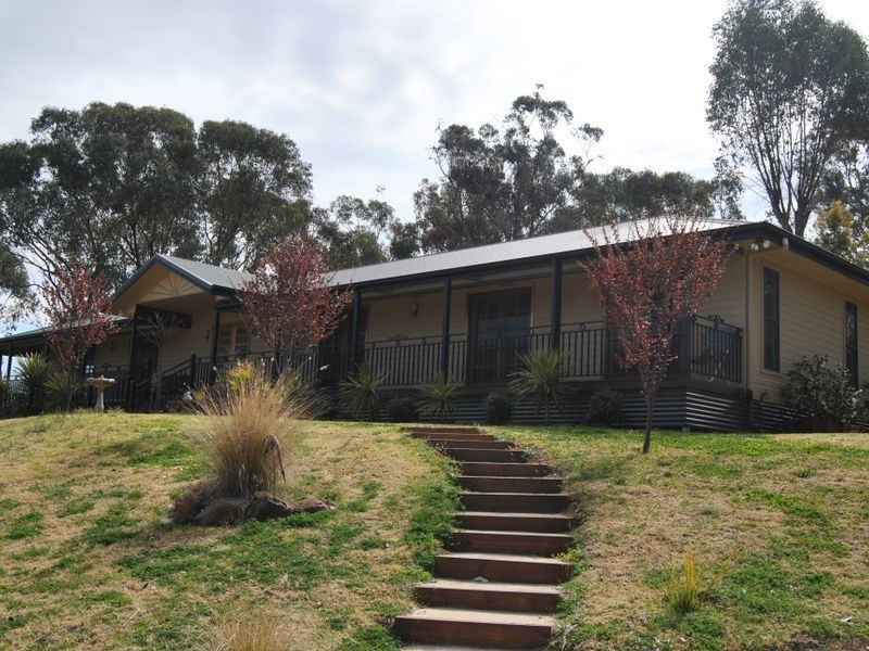 64 Wolbah Close, Inverell NSW 2360