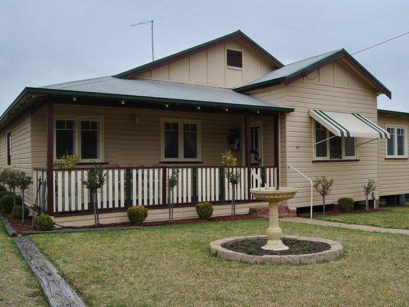 41 George Street, Inverell NSW 2360