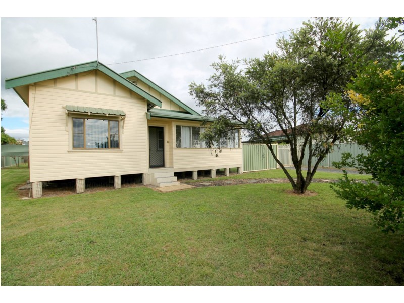 19 Bennett Street, Inverell NSW 2360