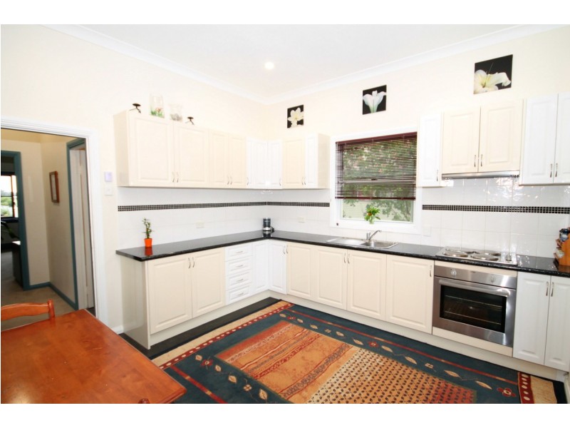 19 Bennett Street, Inverell NSW 2360