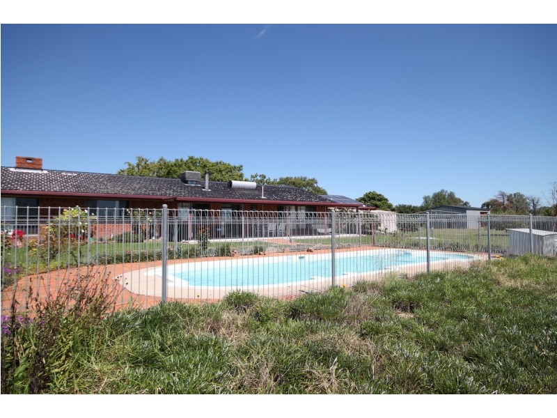 29 Toms Drive, Inverell NSW 2360