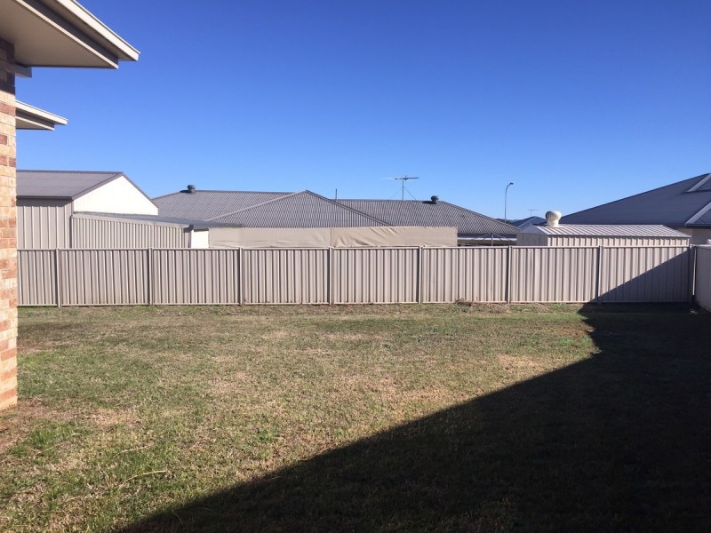 6 Currawong Place, Inverell NSW 2360