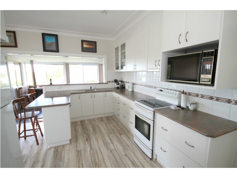 2 Lewin Street, Inverell NSW 2360