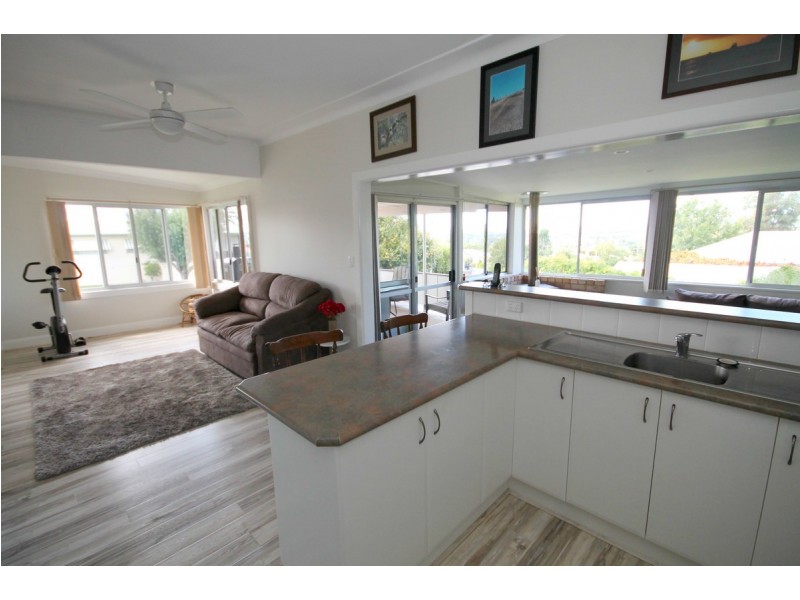 2 Lewin Street, Inverell NSW 2360