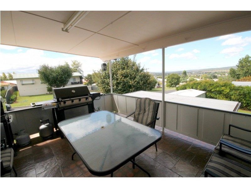 2 Lewin Street, Inverell NSW 2360