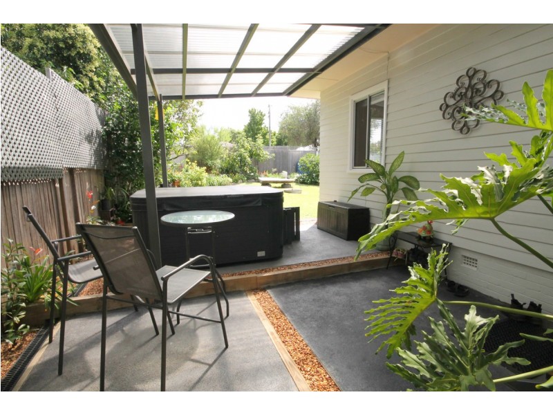 2 Lewin Street, Inverell NSW 2360