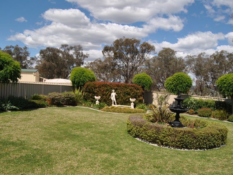 18 Coolibah Drive, Inverell NSW 2360