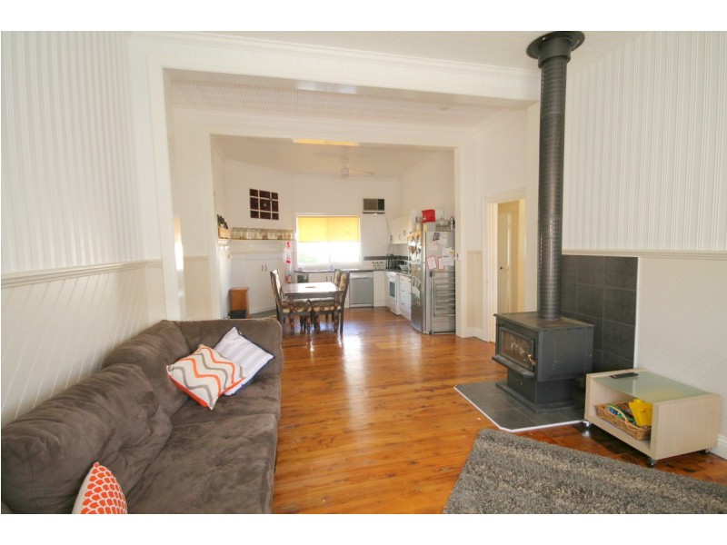 86 Granville Street, Inverell NSW 2360