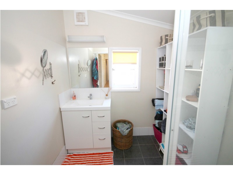 86 Granville Street, Inverell NSW 2360