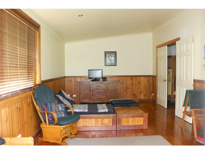 72 Urabatta Street, Inverell NSW 2360