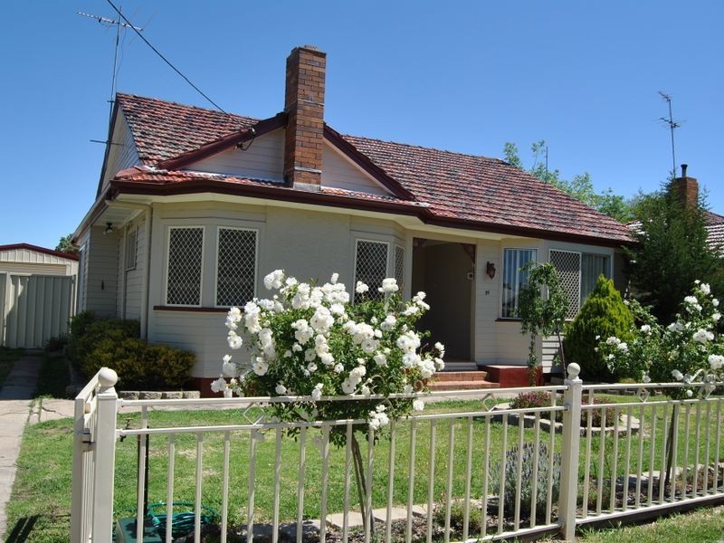 30 Chisholm Street, Inverell NSW 2360