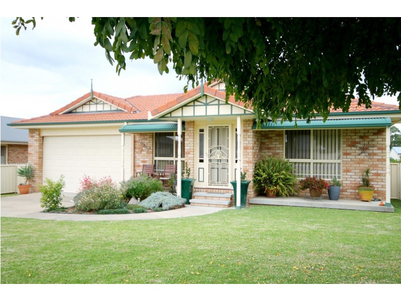 16 Crestview Place, Inverell NSW 2360