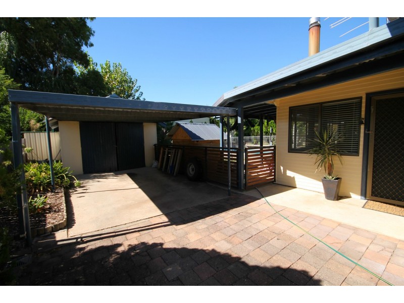 9 East Street, Inverell NSW 2360