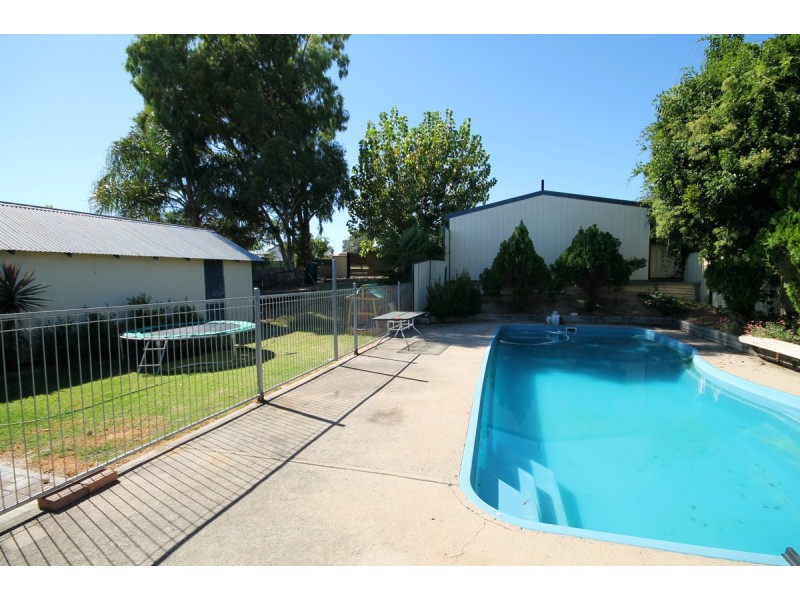 9 East Street, Inverell NSW 2360