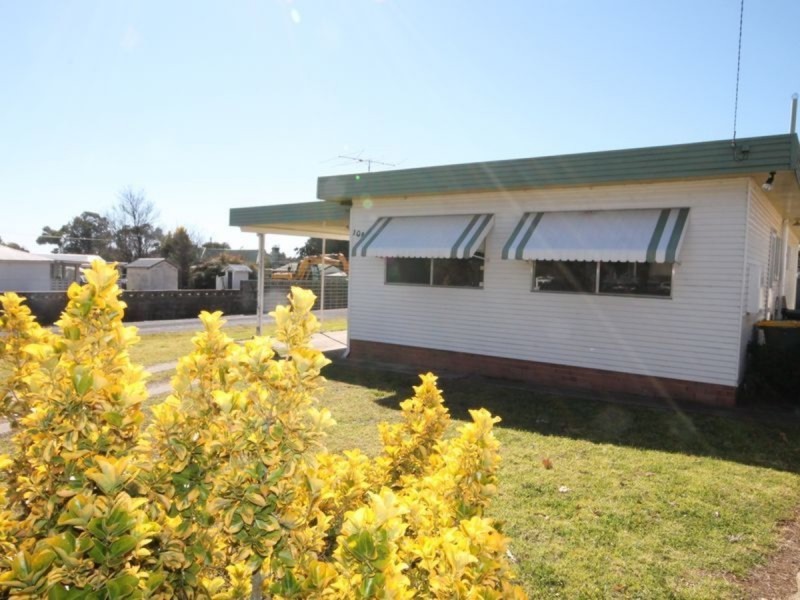 108 Lawrence Street, Inverell NSW 2360