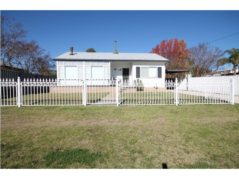 26 Gilchrist Street, Inverell NSW 2360