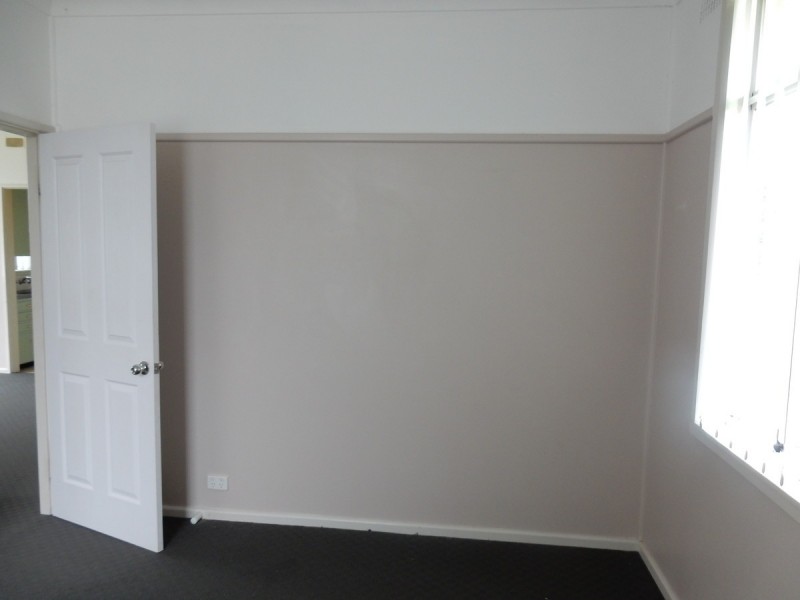 4 Girle Street, Inverell NSW 2360