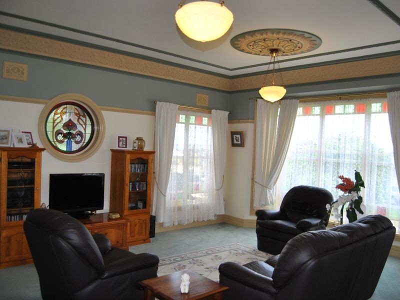 79 Gordon Street, Inverell NSW 2360