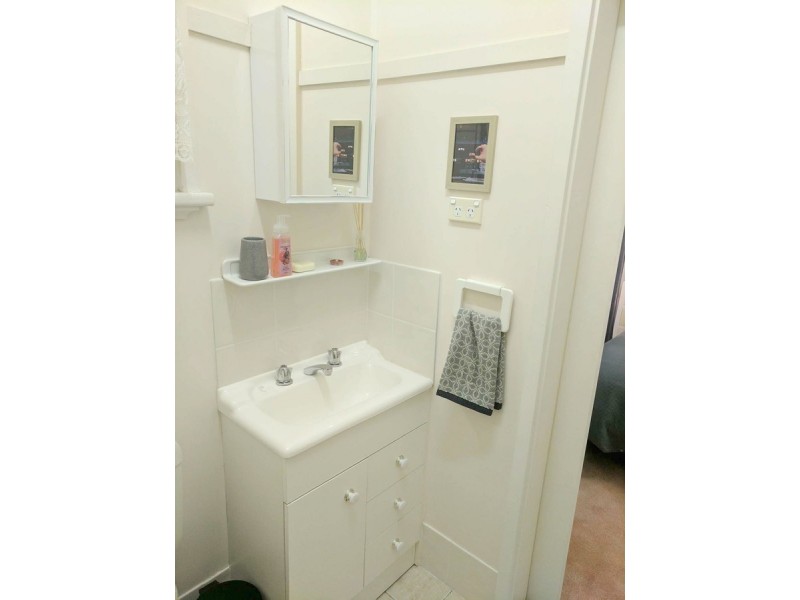 2/2 Herbert Street, Inverell NSW 2360