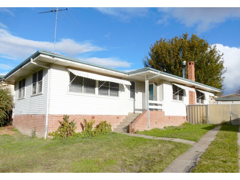 42 Gilchrist Street, Inverell NSW 2360