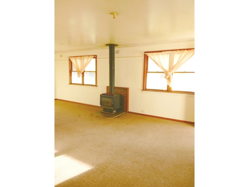 42 Gilchrist Street, Inverell NSW 2360