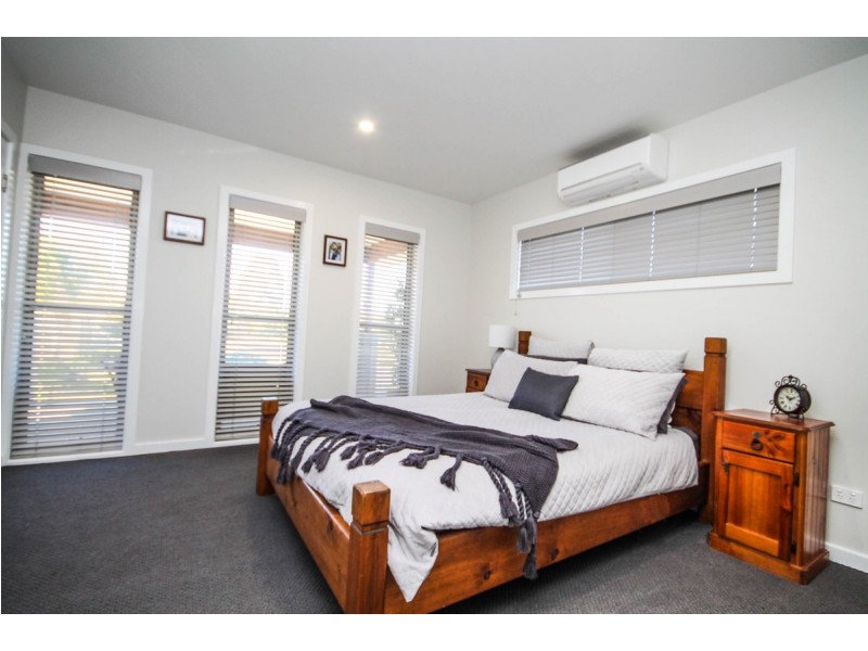 5 Vincent Place, Inverell NSW 2360