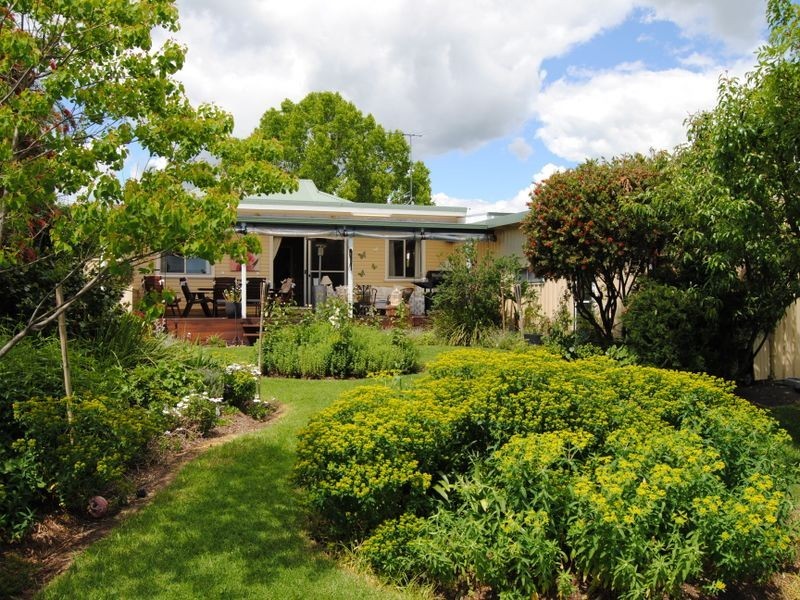 15 Chisholm Street, Inverell NSW 2360