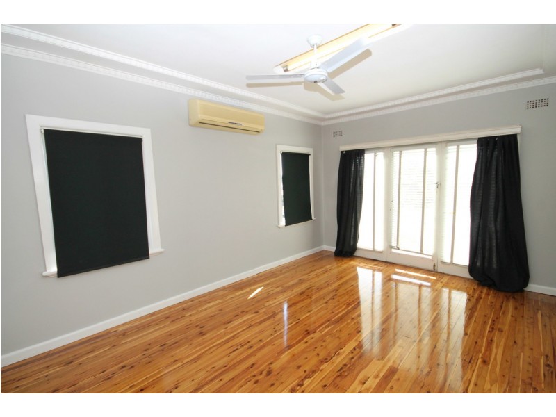 26 May Street, Inverell NSW 2360