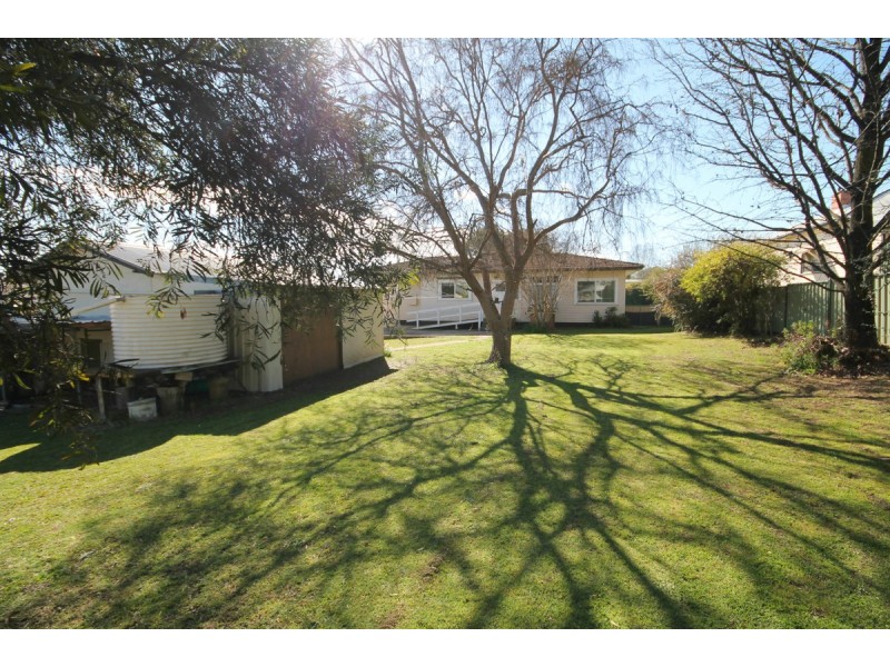26 May Street, Inverell NSW 2360