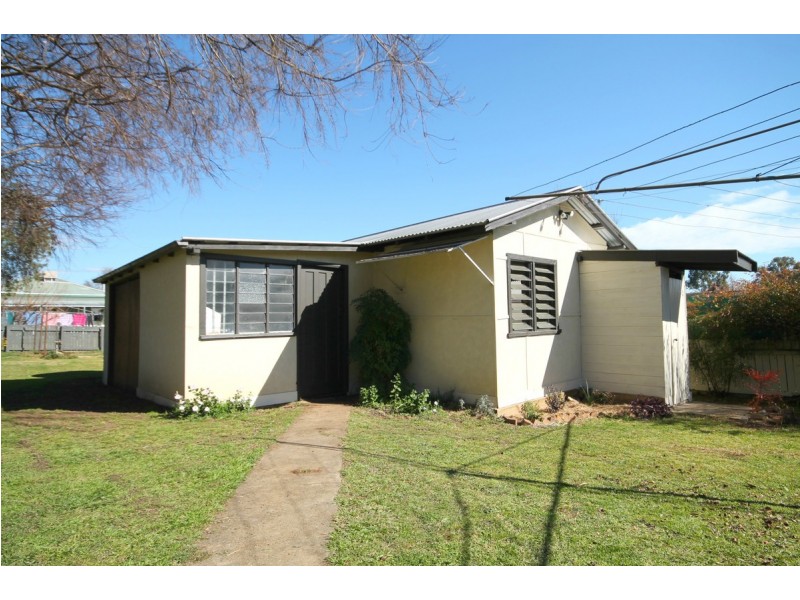 26 May Street, Inverell NSW 2360