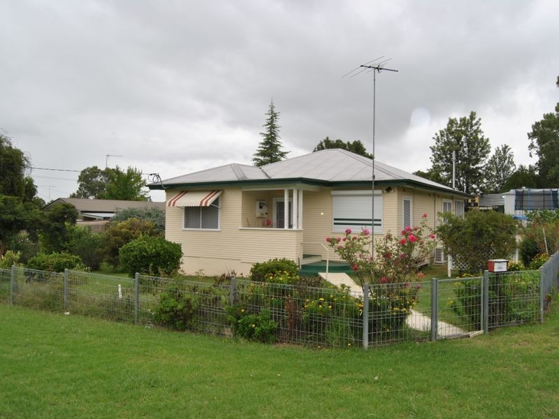 27 May Street, Inverell NSW 2360
