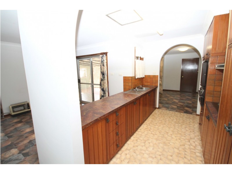 8 Sequoia Place, Inverell NSW 2360